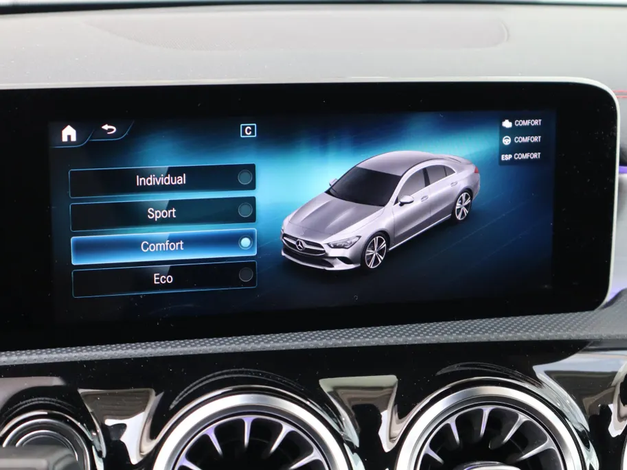 Mercedes-Benz CLA 180 Business Solution AMG l Keyless l Achteruitrijcamera l Stoelverwarming l Ambiente lichtpakket
