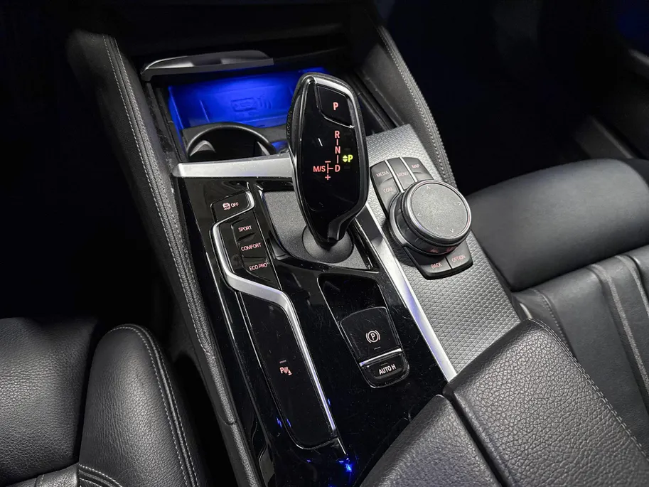 BMW 5 Serie Touring 540i xDrive High Executive
