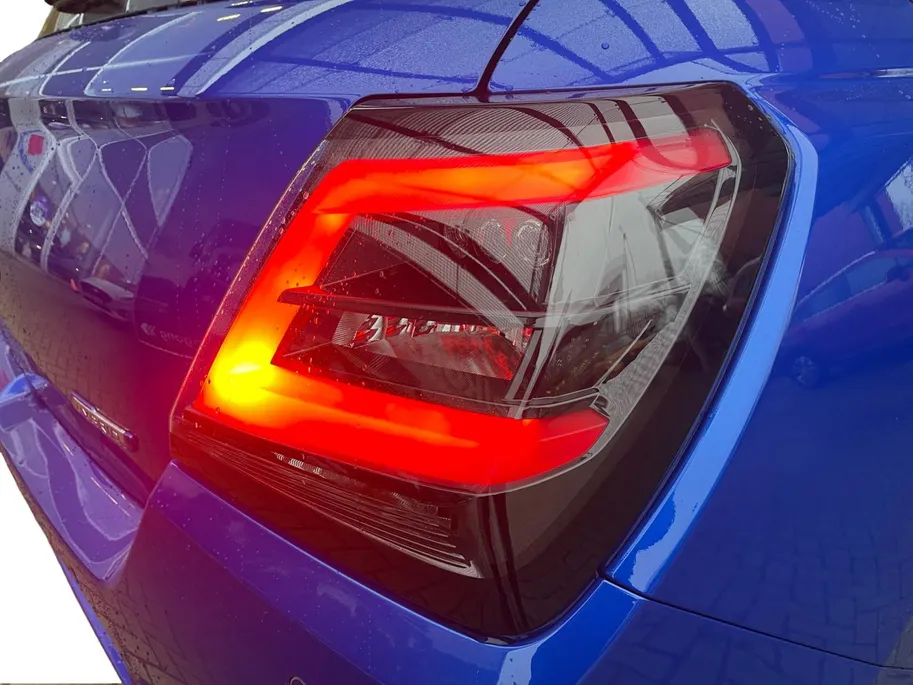 Suzuki Swift 1.2 Style Smart Hybrid | NU €2.200.- KORTING | Stoelverwarming | Climate Control | meerprijs kleur € 899,-