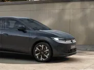 Volkswagen ID. Polo Life First Edition 52 kWh accu, 211 PK · Achteruitrijcamera · Draadloze telefoonlader · Stuurwiel verwarmd · Stuurwiel multifunctioneel ·