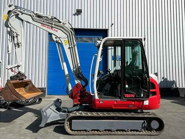 Takeuchi TB370