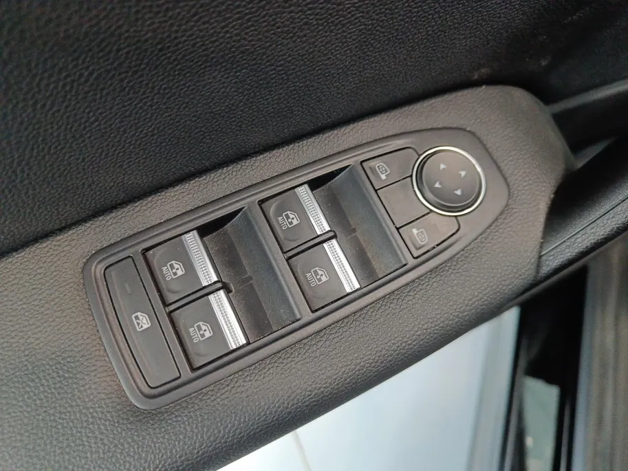 Renault Captur 1.0 TCe 90 techno *Navi+Camera*Climate*Parkeersensoren*LM.Velgen*RIJK UITGERUST!