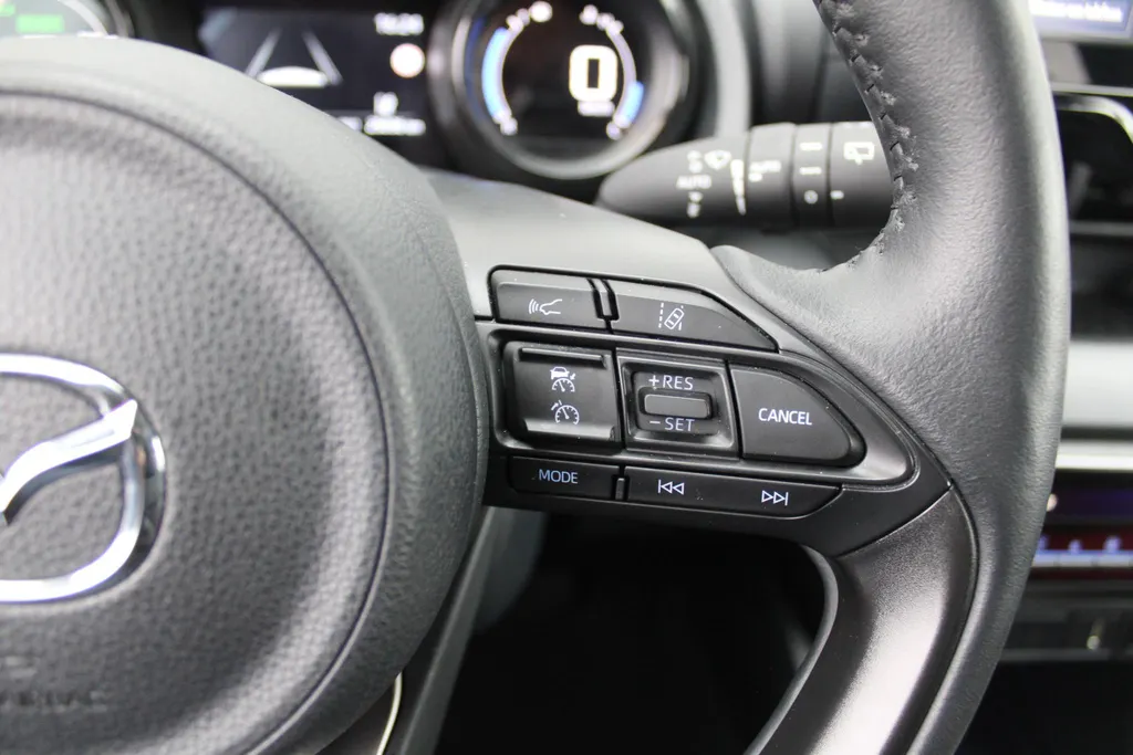 Mazda 2 Hybrid 1.5 Select | Airco | 16'LM | navi | Cruise | Stoelverwarming | Draadloos laden |