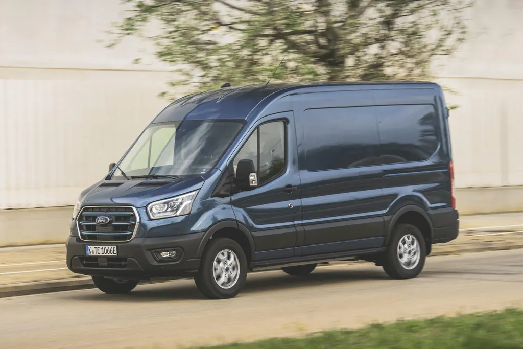 Ford E-Transit 350 L2H2 Trend 68 kWh | TE BESTELLEN | Nu 0,99% op Financial Lease | Apple Car Play / Android Auto | Stoelverwarming | Achteruitrijcamera | Cruise Control