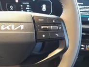 Kia EV6 Light Edition 63 kWh Nieuw model | Navi | Stoelverwarming vόόr en stuurwielverwarming | Achteruitrijcamera | Fabrieksgarantie t/m 30-4-2032 + 3x 1 jaar* | NAP