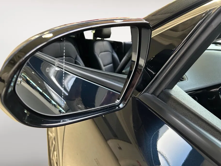 Kia e-Niro ExecutiveLine 64 kWh | Warmtepomp | Trekhaak Afneembaar + 13-Polige Stekker | Elektrisch verstelbare Voorstoelen | Bestuurdersstoel + Geheugen | Elektrisch Bedienbaar Schuif / Kanteldak | Stoelverwarming + Stoelkoeling | Stuurverwarming | JBL Geluidsinsta