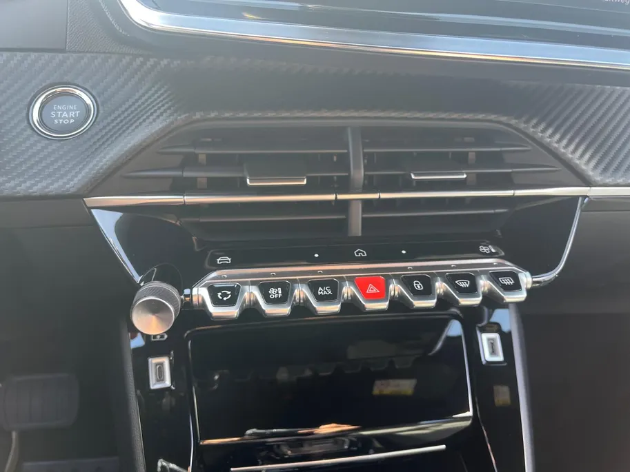 Peugeot 2008 1.2 m-Hybrid autom. 145pk Allure | Automaat | Voor en achter Camera | Apple Carplay/Android Auto | DAB | Cruise Control | Climate Control | Hoge Instap