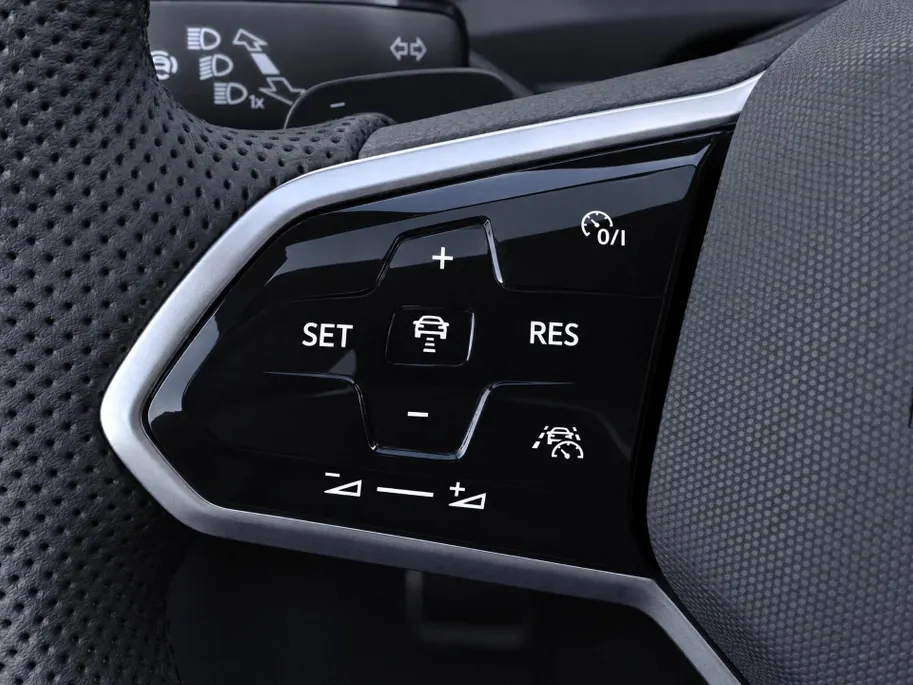 Volkswagen Tiguan 1.4 TSI eHybrid R-Line Business+ · Panoramadak · Trekhaak · 360°Camera · Apple/Android Car Play