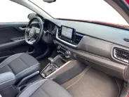 Kia Stonic 1.0 T-GDi MHEV GT-PlusLine | AUTOMAAT | Climate control | Dodehoekdetectie | Stoelverwarming en ventilatie | 17 inch lichtmetalen velgen | Navigatie | Parkeercamera | Elek.  schuif/kanteldak |