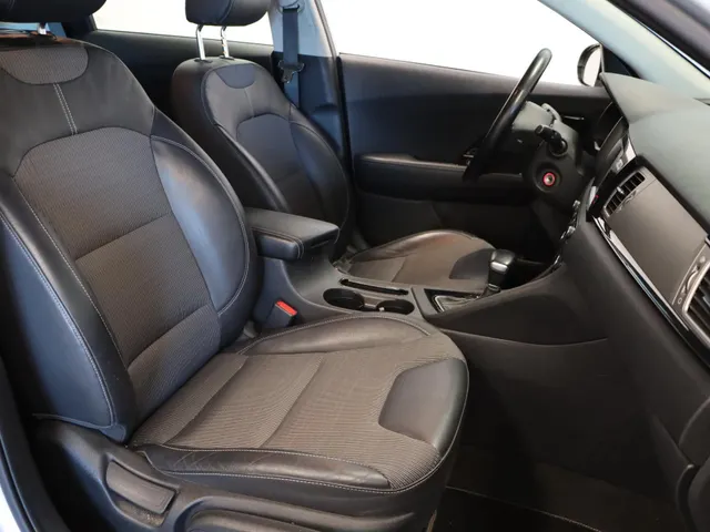 Kia Niro 1.6 GDi Hybrid First Edition