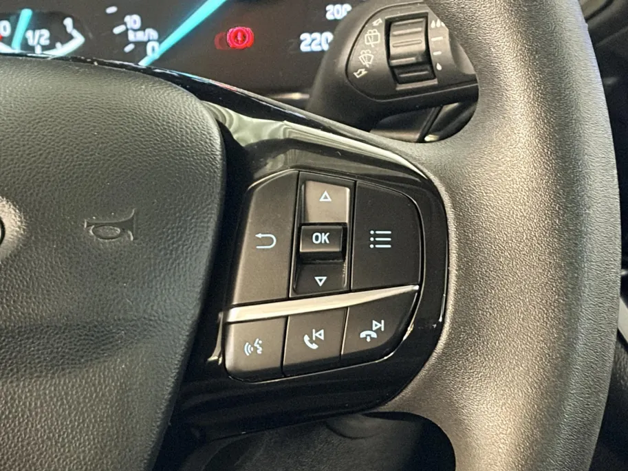 Ford Fiesta 85PK Trend | 1e eigenaar | Navi | Cruise Control | Airco | DAB | Apple CarPlay/Android Auto | Parkeersensoren | Elektrische Ramen & Spiegels | Licht Sensor |