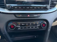 Kia XCeed 1.6 GDi PHEV Design Edition | Apple Carplay / Android Auto | Navigatiesysteem | Licht + Regensensor | Elektrisch Schuif / Kanteldak | Parkeersensoren Voor + Achter | Parkeercamera Achter | Dodehoekdetectie | Rijstrooksensor + Correctie | 18'Lichtmetalen V