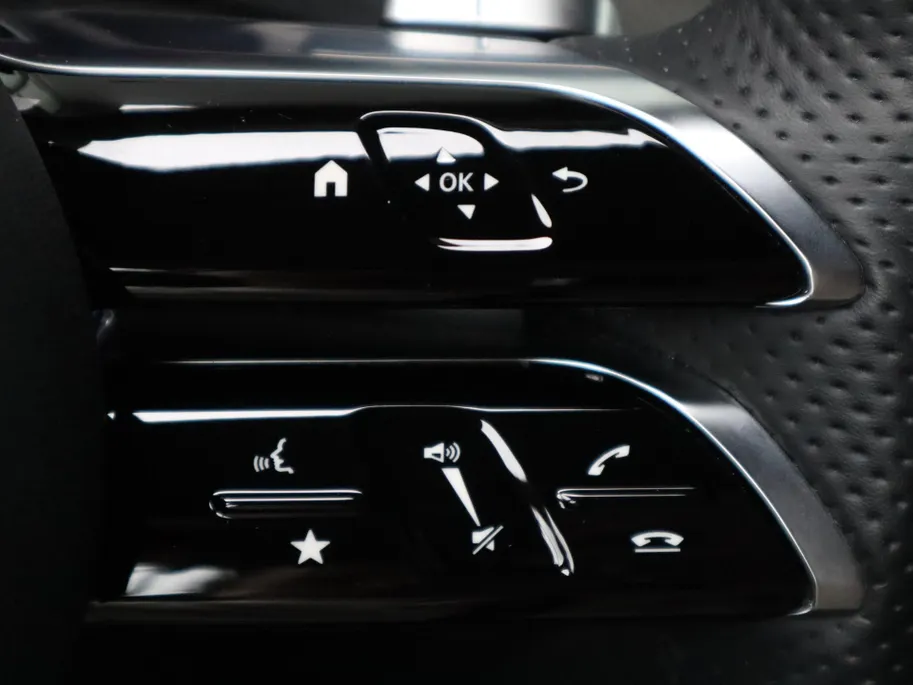 Mercedes-Benz GLC 300e 4MATIC AMG Line