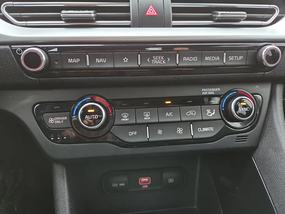 Kia Niro 1.6i Hybrid DynamicLine | 1e Eigenaar | Automaat | Camera | Carplay | navigatie | Cruise Control Adaptief | 12 Maanden BOVAG Garantie |
