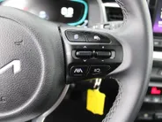 Kia Stonic 1.0 T-GDi MHEV DynamicLine | Camera | Clima | Cruise | Navi | 15' LM | LED | PDC | Apple Carplay/Android Auto |