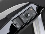 Volkswagen ID.3 Pro Edition 58 kWh 150kW/204PK · SOH 96,5% · Navigatie · Stoel- & stuurverwarming · Camera + Parkeersensoren
