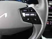Kia Niro EV Edition 64.8 kWh | Stuur-/stoelverwarming | Camera | Cruise adapt. | Navi | 17' LM | Clima |