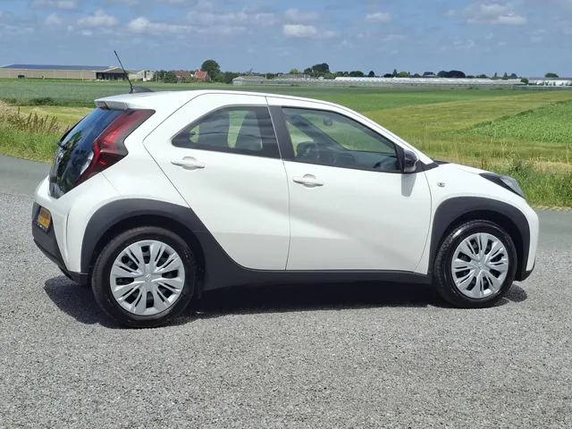 Toyota Aygo X 1.0 VVT-i MT Play AIRCO | CRUISE | NL-auto | rijklaarprijs !!