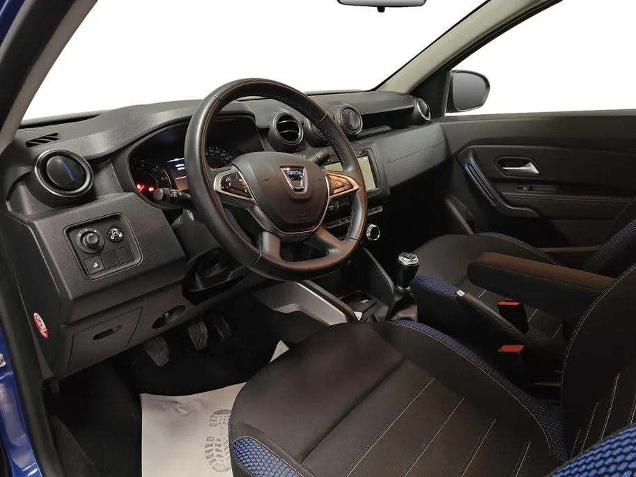 Dacia Duster 1.0 TCe Bi-Fuel Serie Limitee 15th Anniversary NAVI AIRCO CAMERA PARKEERSENSOREN CRUISE CONTROLE LM VELGEN HOGE INSTAP  ZEER MOOIE AUTO OP LPG 12 MAANDEN GARANTIE