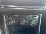 Volkswagen Tiguan 1.5 TSI ACT Comfortline Business | Trekhaak | Achteruitrijcamera | Climate control | ACC