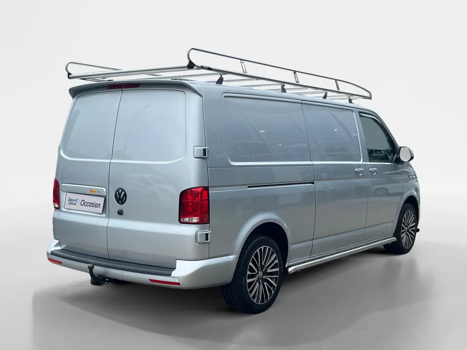 Volkswagen Transporter 2.0 TDI L2H1 28 Bulli | Trekhaak | navigatie | Lederen Bekleding | Imperiaal | Parkeer Camera | Stoelverwarming | Lichtmetalen Velgen |