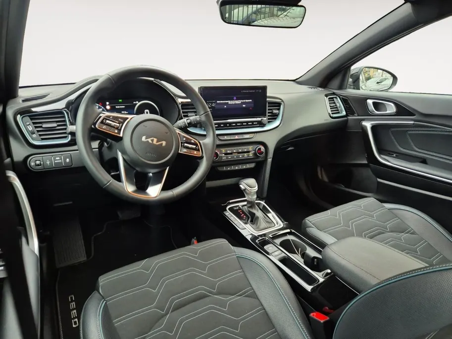 Kia Ceed 1.0 T-GDi MHEV Design Edition Automaat | Navi | Climate Control | Camera | LM Velgen | Stoelverwarming-/Stuurverwarming | Apple Carplay & Android Auto