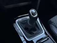 Kia XCeed 1.0 T-GDi DynamicLine | Trekhaak | Achteruitrijcamera | Parkeersensoren achter | Apple/Android Carplay | Navi | Climate Control | LMV