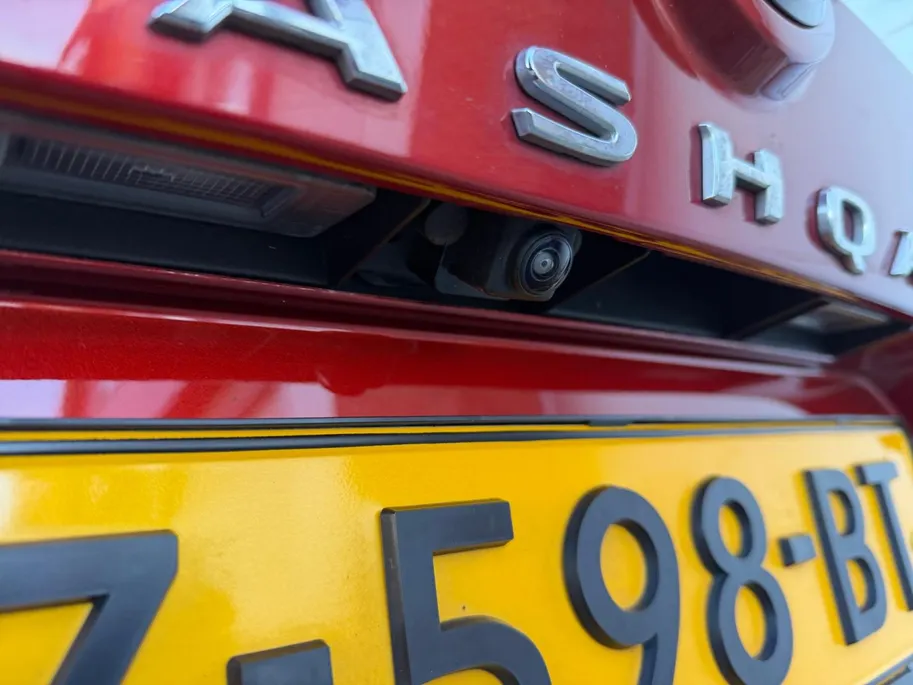 Nissan QASHQAI 1.3 MHEV Xtronic N-Connecta 158PK AUTOMAAT | Apple Carplay & Android Auto| Climate Controle | 4 seizoen banden | Metallic lak | Lichtmetalen velgen | Navigatie | Panoramadak | Dakrails | Dealer onderhouden | 1ste eigenaar