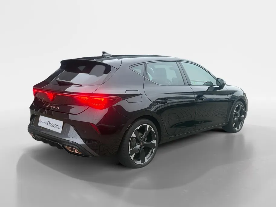 CUPRA Leon 1.5 TSI e-Hybrid Business | Automaat | BTW | Camera | Stoel/Stuurverwarming | Adaptief Cruise Control | Dodehoek Detectie | Climate Control | DAB | Navigatie | Full Led | Keyless