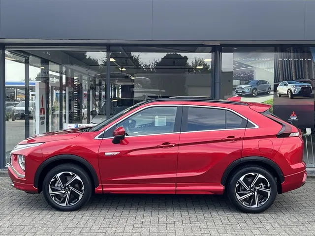 Mitsubishi Eclipse Cross 2.4 PHEV Instyle+ | Panoramadak | Trekhaak | All Seasons
