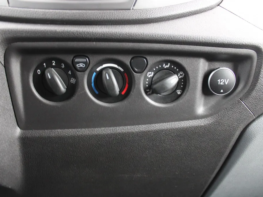 Ford Transit 330 2.0 TDCI L3H2 Trend | Recent distributieriem vv | Trekhaak | Imperiaal | Voorruitverwarming | Navi |