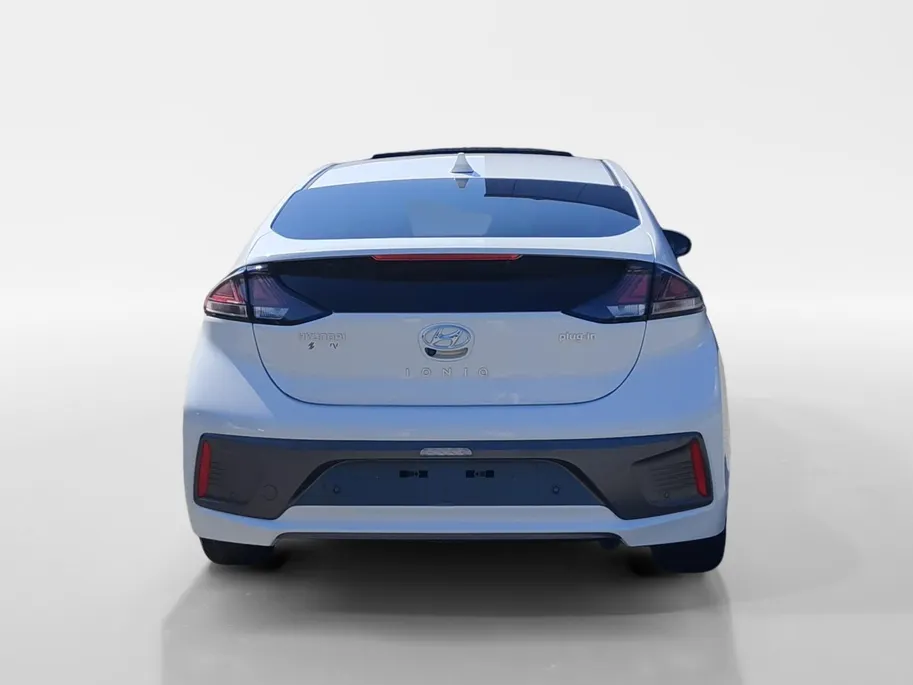 Hyundai IONIQ 1.6 GDi PHEV Premium | schuif/kanteldak | Zeer zuinig | Vol opties | NU Rijklaarprijs! Incl.12 Maanden, APK, Onderhoudsbeurt etc! Premiumpakket gratis!