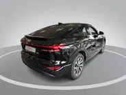 Audi Q6 e-tron Sportback Advanced edition 83 kWh 252 PK · Sportstoel lederen bekleding · Winterpakket · Trekhaak elek. wegklapbaar