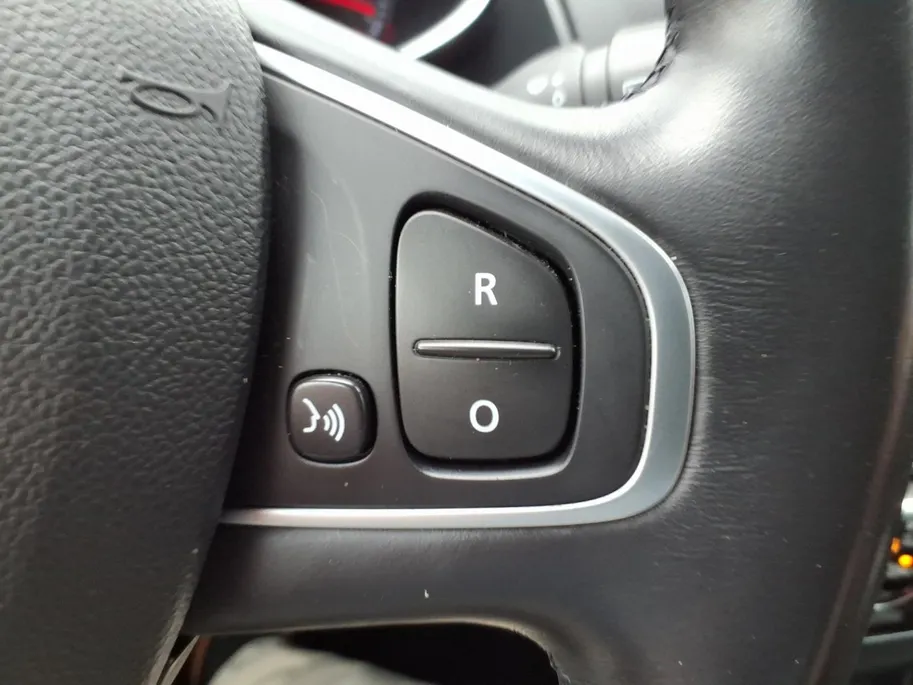 Renault Clio 0.9 TCe Bose Premium audio systeem Bose | Navigatie | Airco/ecc | stoel verwarming | 1 jaar garantie