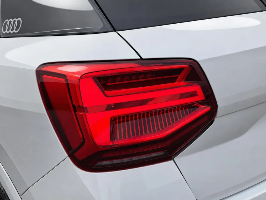 Audi Q2 35 TFSI/150PK S Line · Panoramadak · SONOS Audio ·  Camera · Apple/Android Car Play · Leder