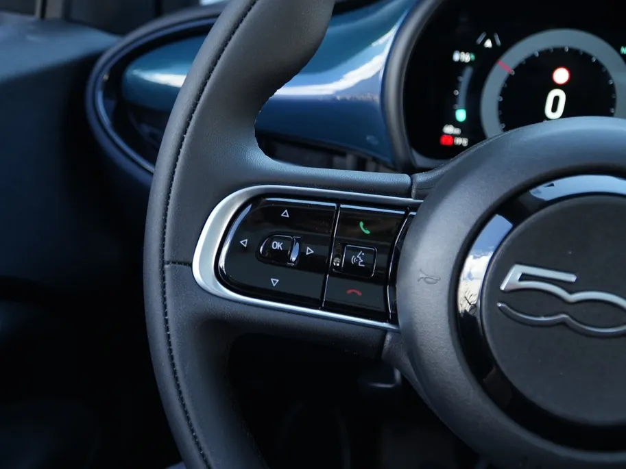 Fiat 500e Icon 42 kWh | Pano | Style | Camera | Comfort | Carplay | 17'