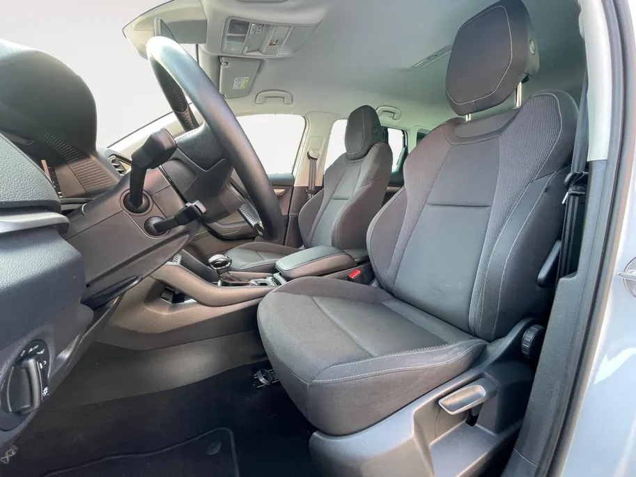 Škoda Karoq 1.5 TSI ACT Business Edition | Lichtmetalen velgen| Parkeer sensoren| Automaat| Camera| Cruise Control| Zeer ruime auto in super nette staat