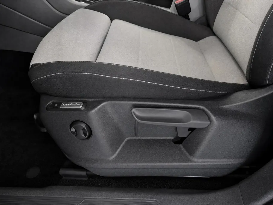 Volkswagen Tiguan 1.4 TSI eHybrid 245pk DSG Life Business · Camera · Apple/Android Car Play · Wegklapbare Trekhaak · Stoelverwarming · Navigatie · P-Sensoren · 18'' Inch ·