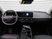 Kia EV6 Air 84 kWh | Stuur-/stoelverwarming | Camera | Cruise adapt. | Telefoonlader | Clima | Navi | 19' LM | LED | Apple Carplay/Android Auto |