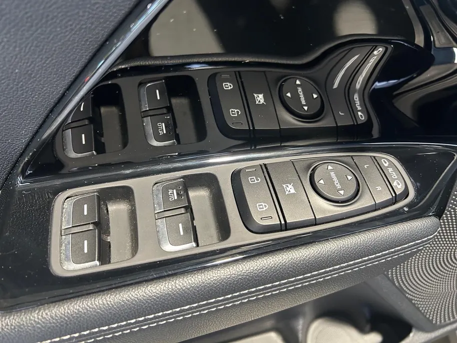 Kia Niro 1.6 GDi Hybrid Edition | Trekhaak Vaste Kogel+ 13-Polige stekker | Schuifkanteldak | Apple Carplay / Android Auto | Navigatiesysteem | Licht + Regensensor | Parkeersensoren + Camera Achter | 16' Lichtmetalen Velgen | Cruise Control Adaptief | Rijstrooksen