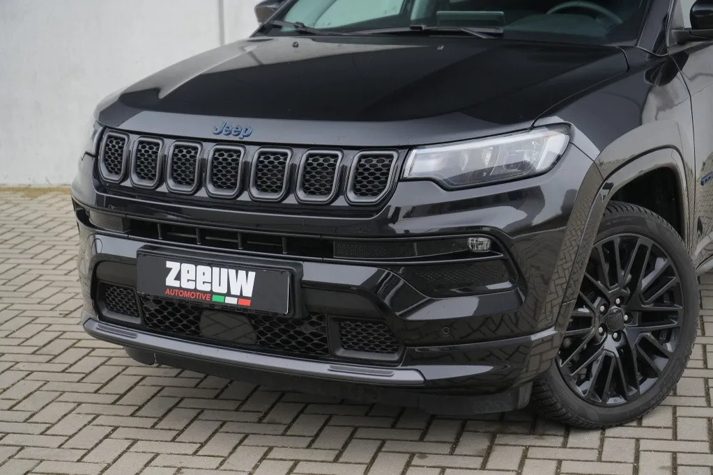 Jeep Compass 4xe 240 PK Hybrid S | Leder | Navi | Winter | Camera | 19'