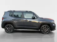 Jeep Renegade 1.5T e-Hybrid S 190PK AUTOMAAT | Black line| Lichtmetalen velgen| Parkeer sensoren V/A| Navigatie| Camera| Climate Control| 4WD drive| Leer| elec. stoel| Reservewiel|