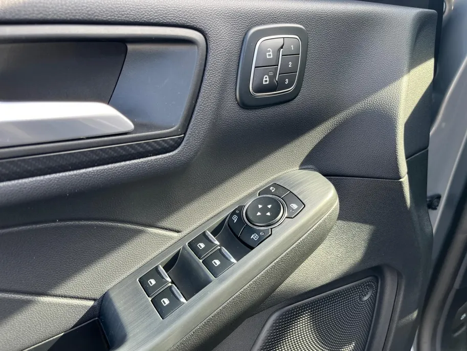 Ford Kuga 2.5 PHEV ST-Line X | Schuif/Kantel Dak | Adaptieve Cruise Control | Elek. Trekhaak | 2100 KG Trekgewicht | Winter Pack |