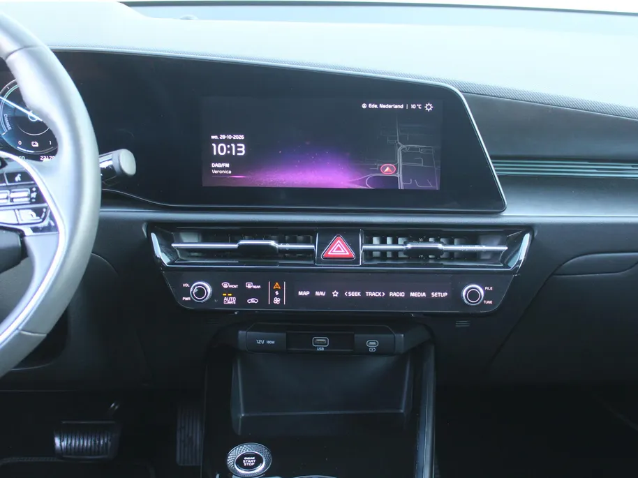 Kia Niro 1.6 GDi Hybrid DynamicPlusLine | Schuif-/kanteldak | Stuur-/stoelverwarming | Cruise adapt. | Camera | HUD | LED | Clima | 16' LM | Navi |