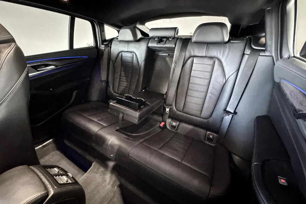 BMW X4 xDrive20i High Executive