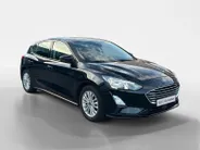 Ford Focus 1.0 EcoBoost Titanium Business | Navigatie | Apple carplay & Android auto | Winter pack | BLIS | Parkeersensoren voor en achter | Achteruitrijcamera | Trekhaak | Cruise control | Airco | Bovag garantie |
