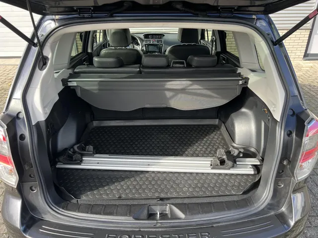 Subaru Forester 2.0 Premium Automaat | Trekhaak | All Season Banden | Elek. Schuif/Kantel Dak |17' LM Velgen | Navigatie