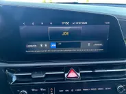 Kia Niro 1.6 GDi Hybrid DynamicPlusLine | Apple Carplay / Android Auto | Navigatiesysteem | Stoel + Stoelverwarming | Licht + Regensensor | Elektrisch bedienbaar Schuif / Kanteldak | Elektrisch Bedienbare Achterklep | Cruise Control Adaptief | Rijstrooksensor + Co