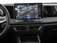 Volkswagen Tiguan 1.5 eHybrid 204pk DSG R-Line Edition · Panoramadak · 360 Camera · Inklap. Trekhaak · Matrix LED · Stuur- & Stoelverwarming + Massage · Achterbank verwarmd · Garantie t/m 09-10-2030 of 100.000km