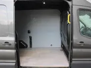 Ford Transit 290 2.0 TDCI L2H2 Trend | Nieuwe motor 35000 km |Trekhaak | Imperiaal | Voorruitverwarming | Navi |